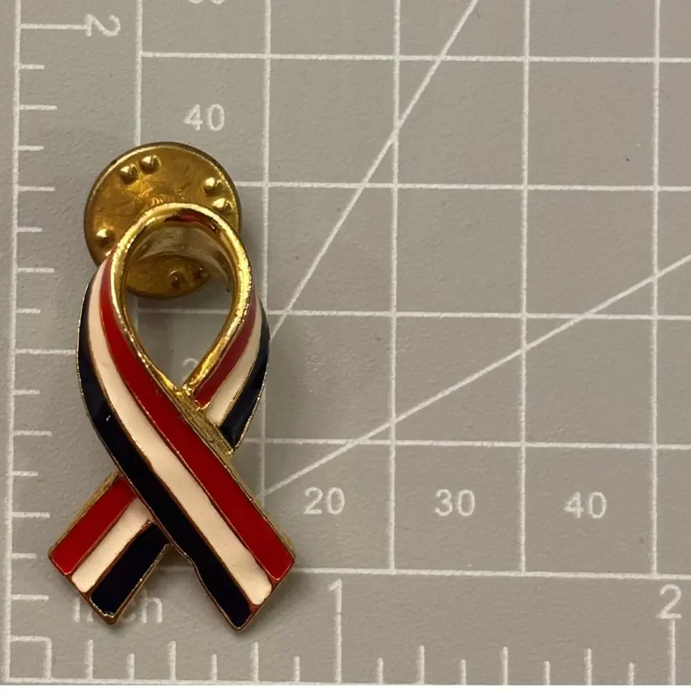 Vintage 1991 USA Flag Ribbon Lapel Pin Red White Blue Gold Tone 1